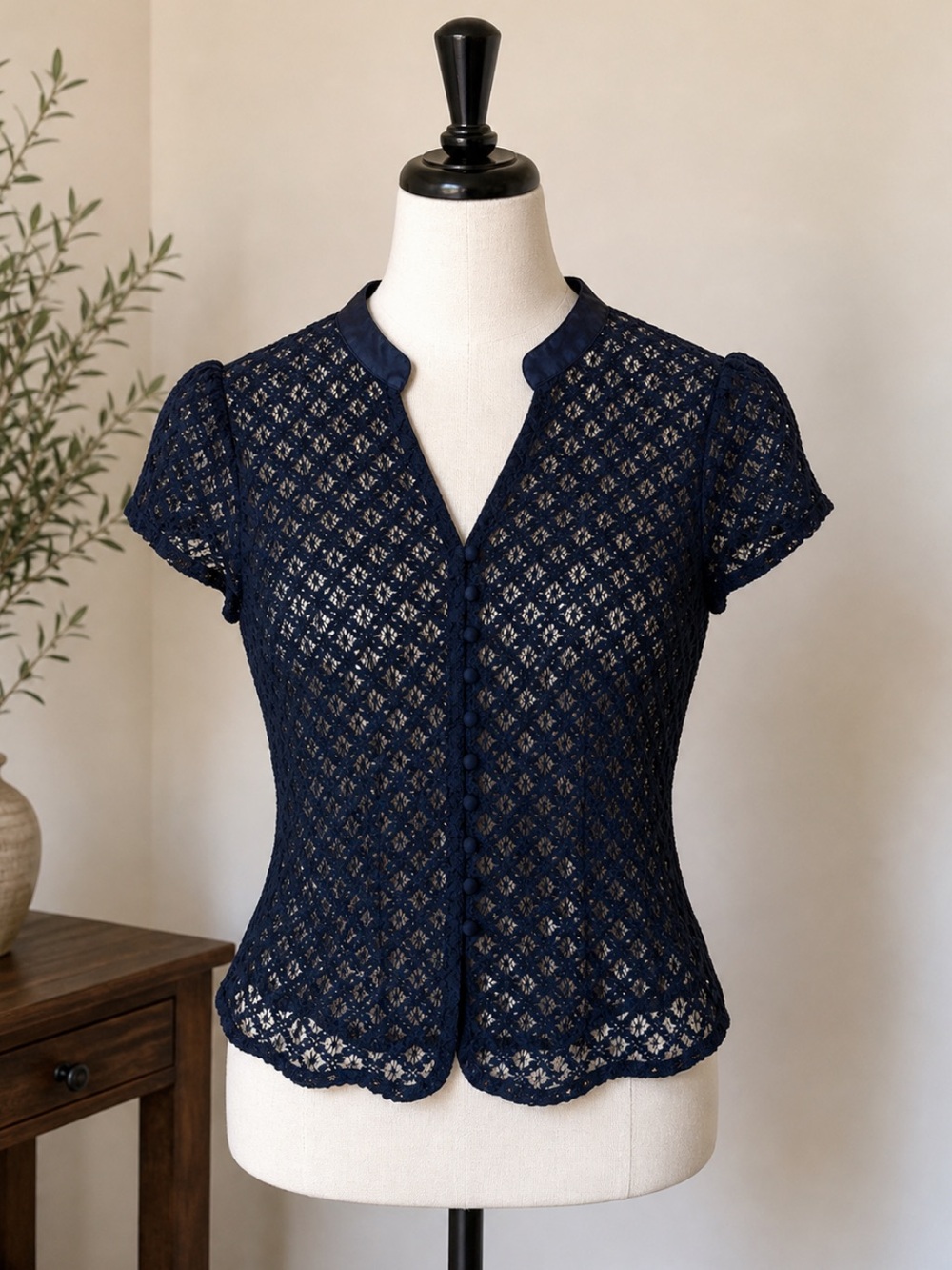 Banana Republic Blue Lace Blouse Button Open Size M - Picture 2 of 4